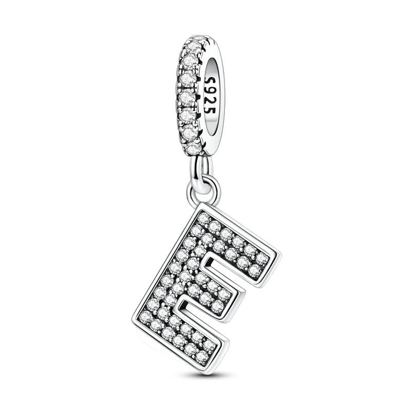 Inicial brillante E