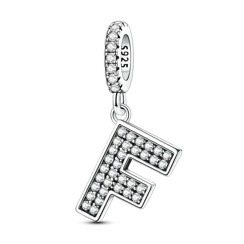 Inicial brillante F