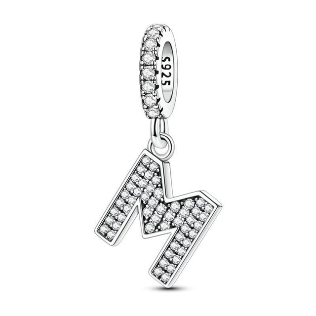 Inicial brillante M