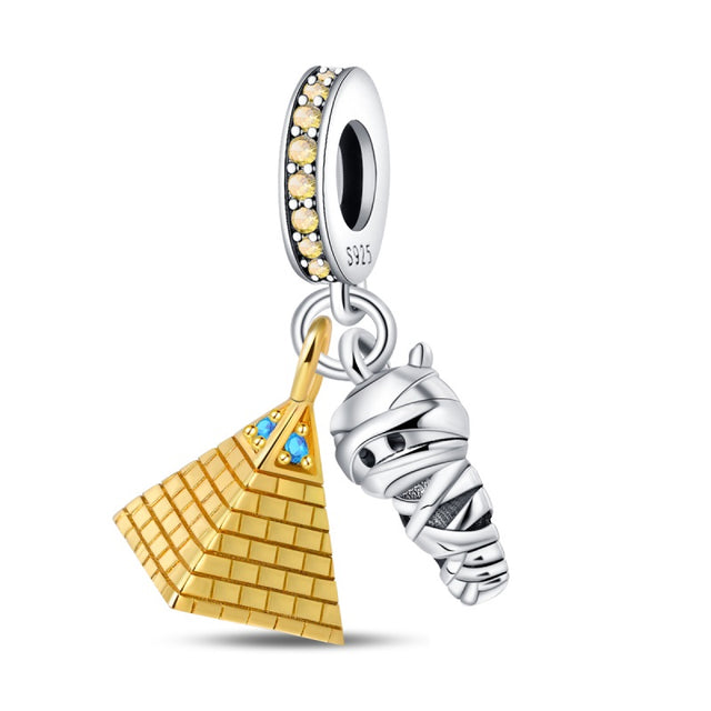 Pirámide y momia